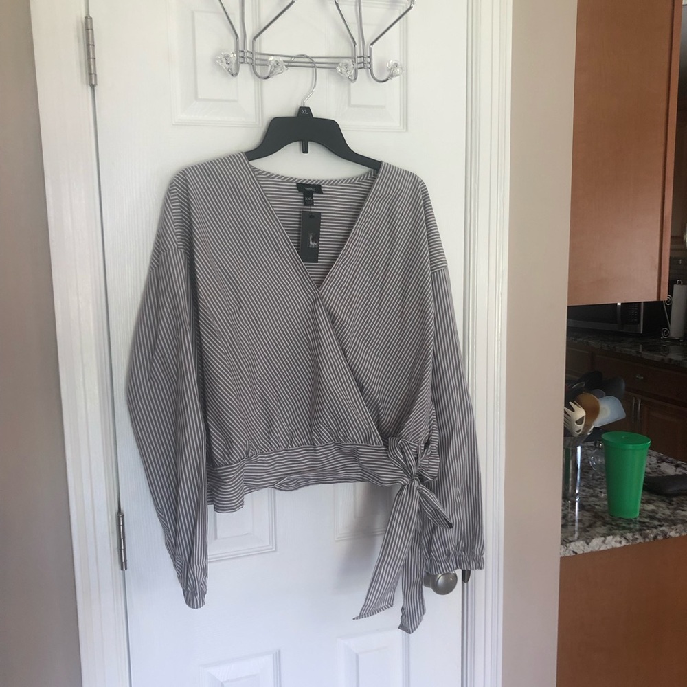 Crop Top - Picture 3 of 7